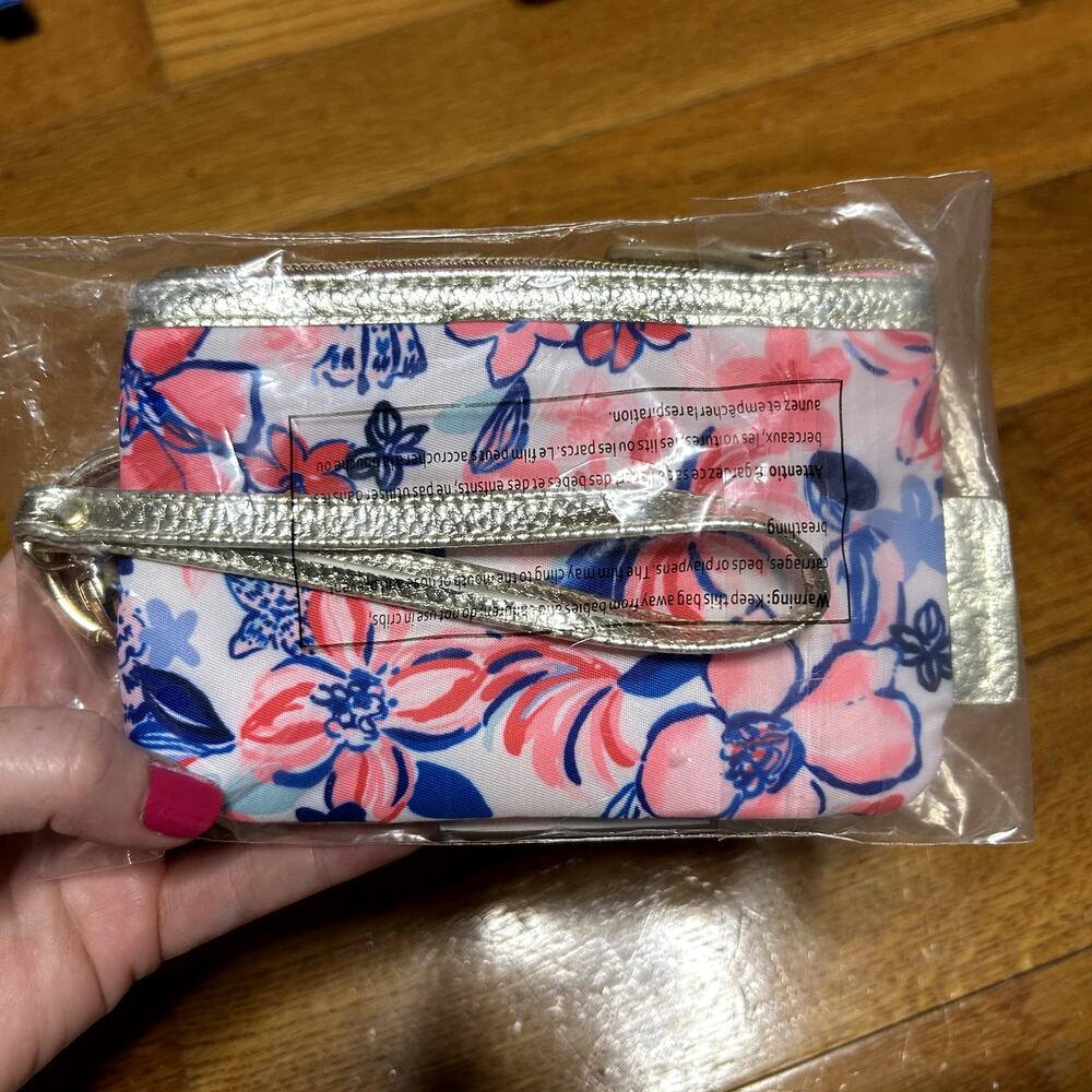 Lilly Pulitzer GWP Zip Top Wallet Resort White Party Like a Lobstar